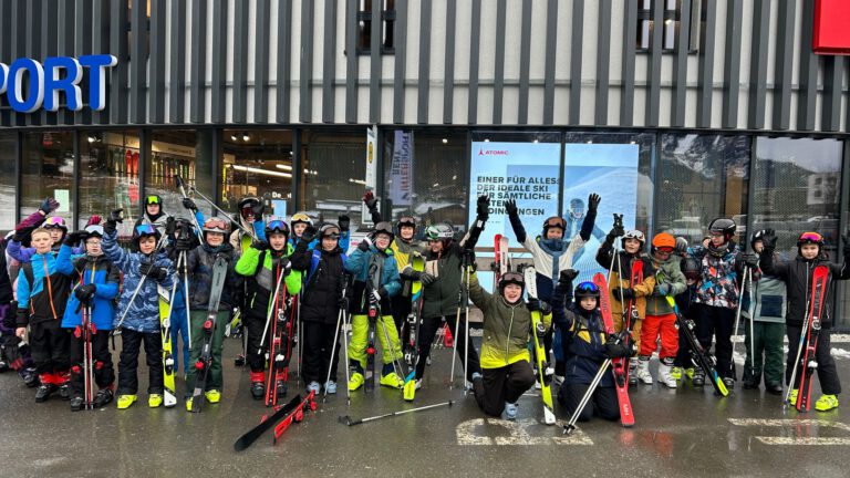 Mehr über den Artikel erfahren Skikurs der Klassen 7a und 7b