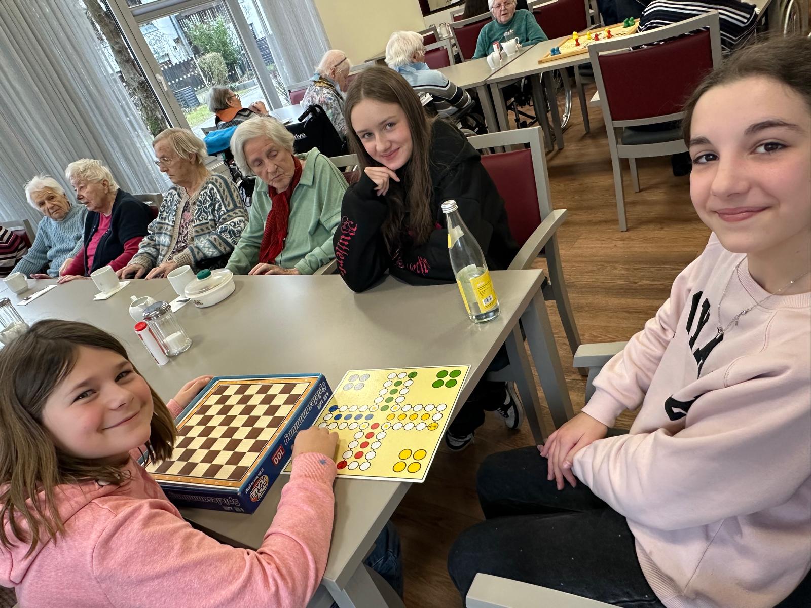 Mehr über den Artikel erfahren Spielenachmittag im Marienheim