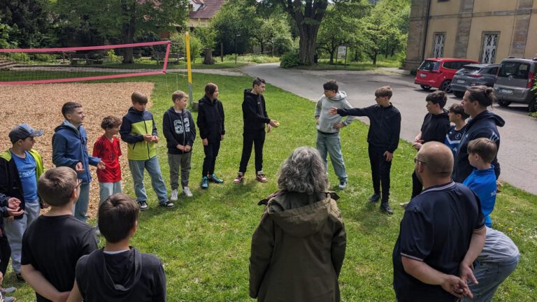 Mehr über den Artikel erfahren Öko-Erlebnistage der 6. Klassen im Kloster Ensdorf – Natur entdecken, Herausforderungen meistern und gemeinsam wachsen