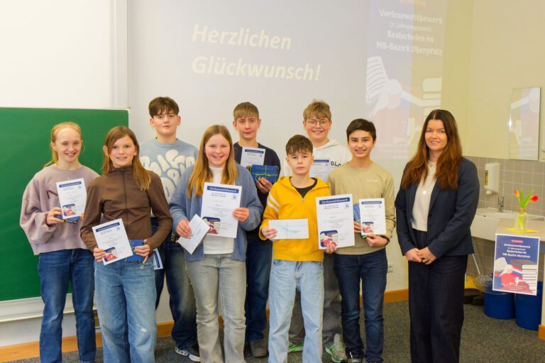 Mehr über den Artikel erfahren Wenn Bücher Türen öffnen – Kreisentscheid an der KMK-Realschule