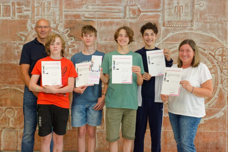 Mehr über den Artikel erfahren Space-Bots aus der Oberpfalz: Erfolg für Konrad-Max-Kunz-Realschule beim Bayernfinale der Robotik-Meisterschaft
