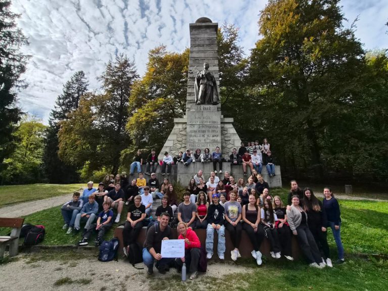 Mehr über den Artikel erfahren Brücken bauen und Freundschaften schließen – Unser Kennenlerntreffen in Klenčí mit unserer Partnerschule aus Klatovy